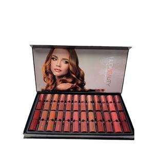 Set de Labiales <span class=keywords><strong>Huda</strong></span> de Alta Calidad con Brillo Mate Antiadherente de Marca Privada en Tonos Nude - Product Image 1