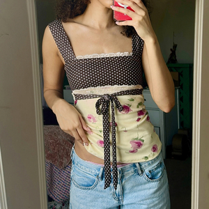 Camisola de punto floral con lunares para mujer, top con tirantes finos, ajustado, estilo Y2K, retro, informal, versátil, top de verano - Product Image 1