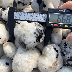 Commercio all'ingrosso naturale macchia nera bianco pietra di luna cuore di cristallo di quarzo pietra curativa di alta qualità intagliato per la decorazione domestica - Product Image 5