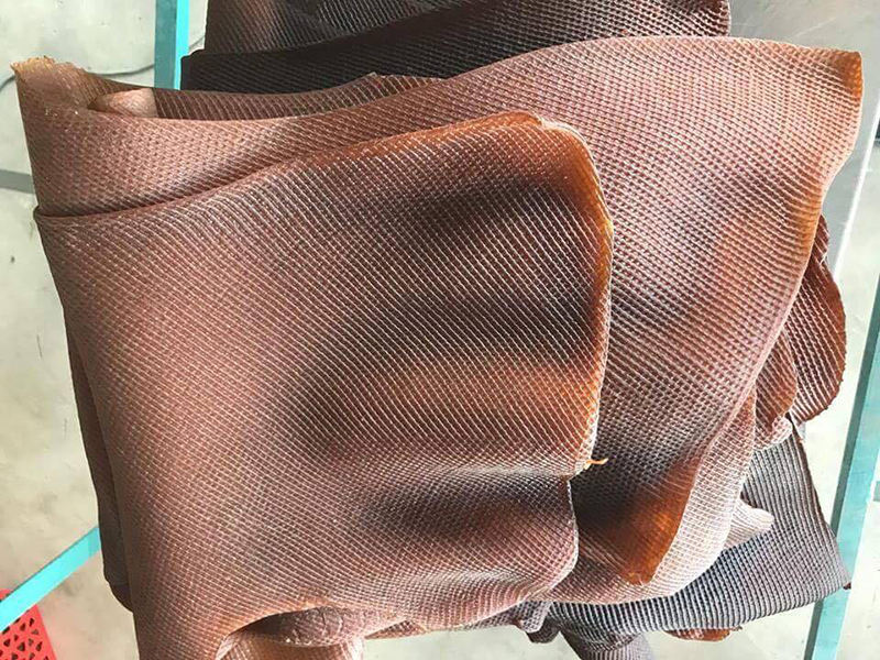 ไฟสีเหลืองน้ำตาล