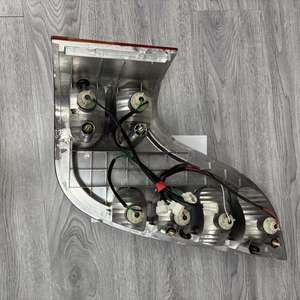 Прямые аксессуары для шины Se-tra от производителя, энергосберегающий водонепроницаемый задний фонарь с красными линзами 24 В, Прямая поставка, новое состояние - Product Image 2