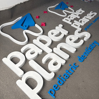 Enseigne LED personnalisée en acier inoxydable 3D de qualité supérieure avec logo dentaire et nom de magasin pour clinique dentaire et studio