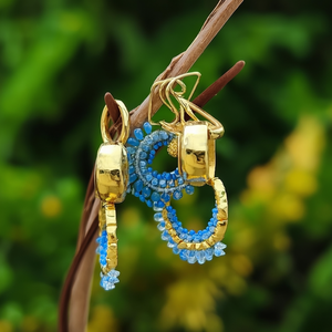 Boucles d'oreilles pendantes tendance en acier inoxydable 316L plaqué or PVD avec perles bleues, bijoux statement - Product Image 3