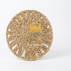 Mantel Individual de Lujo Hecho a Mano con Diseño de Girasol, Ecológico y Duradero, de Pasto Marino, Estilo Rústico Bohemio, Personalizable para Comedor - Product Image 1