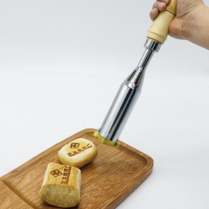 Ciseaux à pâte métalliques personnalisés pour le marquage à chaud des logos et étiquettes, idéaux pour le pain et les gâteaux - Product Image 3