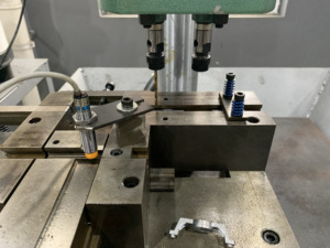 Machine de perçage et de taraudage rotative à six postes, multi-axes, pour le perçage et le taraudage de dents - Product Image 5