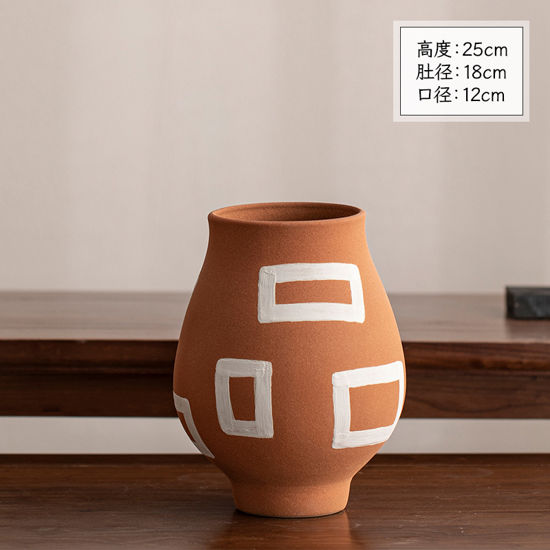Maroon solitary vase 11