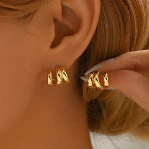 Boucles d'oreilles créoles classiques en laiton vintage avec lunette polie haute conception géométrique grande idée cadeau de fête d'anniversaire de mariage - Product Image 1