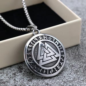 Collar con Colgante de Acero Inoxidable Estilo Nórdico Retro, Amuleto Vikingo con Runas, Diseño Geométrico, Unisex, para Regalo - Product Image 1