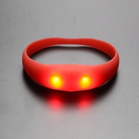 Beleuchtete Feiertage Personalisiertes LED-Armband mit Logo Ein Werbeartikel, der Leuchtet