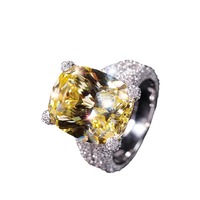 Kadınlar için Sarı Yastık Kesim CZ Yüzük, 12mm, Beyaz Altın Kaplama Pirinç Pave Bölünmüş Saplı, Sarı