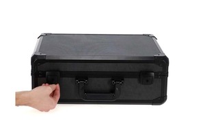 Vente en gros de flight cases en aluminium personnalisés pour les cartes gradées PSA BGS FGS avec découpe de <span class=keywords><strong>mousse</strong></span> précise et ajustable pour un rangement sécurisé - Product Image 3