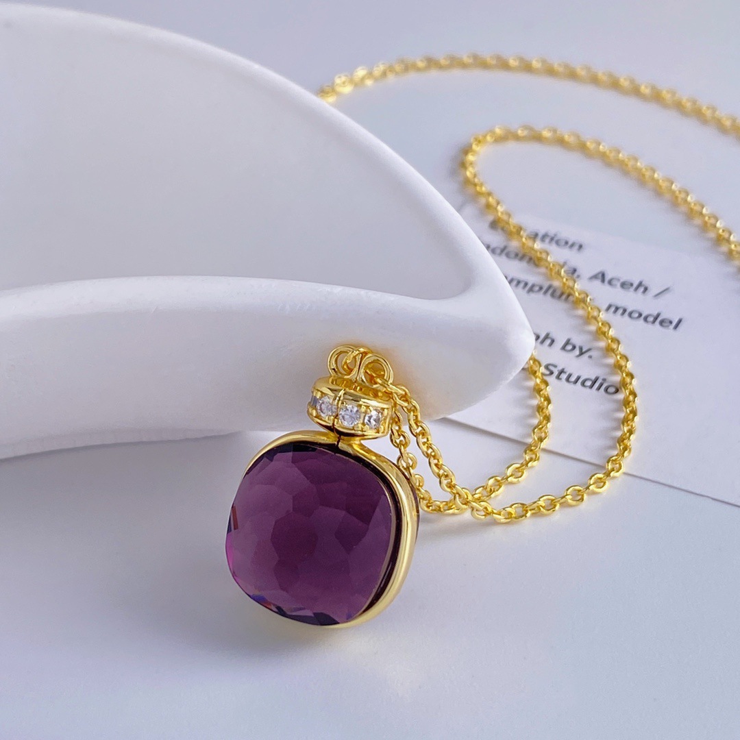 Necklace/gold-purple (weighs 7.5 grams)
