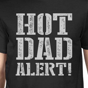 Hot Dad Alert t-shirt da uomo in cotone nero regali divertenti per il giorno del papà - Product Image 2