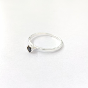 Bague en onyx noir, argent sterling 925, bague en pierre précieuse, onyx noir, collection artisanale, bagues fines, bijoux en argent, prix de gros - Product Image 4