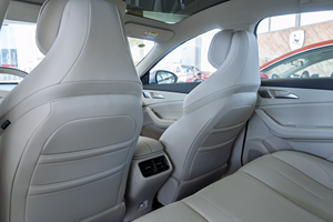 2025 nouveau meilleur prix Dongfeng pour S7 REEV 1100 km gamme complète berline légère voiture électrique hybride pour la conduite en ville - Product Image 4