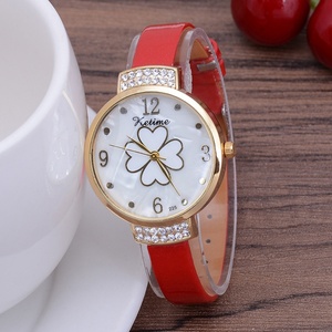 Montre pour femme à cadran coquille, style coréen minimaliste, bracelet en cuir ultra fin, montre à quartz pour femme, vente en gros d'usine - Product Image 4