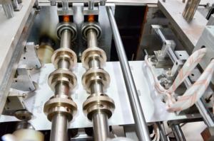 เครื่องผลิตแผ่นเช็ดแบบเปียก6เลนแบบอัตโนมัติผ้าเช็ดทำความสะอาดแบบใช้แล้วทิ้งและอุปกรณ์แผ่นสำลีแอลกอฮอล์ - Product Image 3