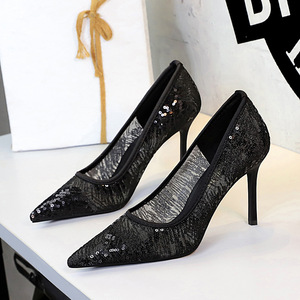 Nouveauté 2025 Escarpins pour femme à paillettes et dentelle, à bout pointu, talons aiguilles, en maille ajourée, à décolleté peu profond, pour soirée - Product Image 6