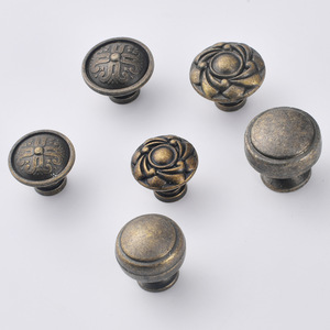 Pomo de cajón de bronce antiguo estilo europeo, tirador redondo de aleación de zinc para gabinete, tirador de mueble <span class=keywords><strong>vintage</strong></span> envejecido de un solo orificio - Product Image 2