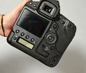 Appareil photo reflex numérique plein format Ca-non EO S 1DX d'occasion, idéal pour la photographie sportive, prêt à être expédié - Product Image 2