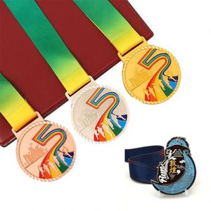 Medalla de carrera deportiva de maratón de alta calidad, trofeo de copa de fútbol dorado 3D de Metal personalizado y medalla en blanco de sublimación con cinta - Product Image 1