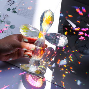 Cruz de Cristal de 6.88'' de Alto con Base de Vidrio, Figura Coleccionable, Decoración Tradicional Cristiana para Mesa, Cruz de Pascua - Product Image 4