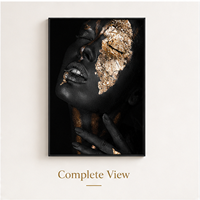 Impression sur toile de visage féminin sombre avec masque texturé doré et yeux bleus pour la décoration murale intérieure de luxe de la chambre à coucher et du dressing