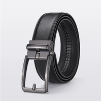 Ceinture élégante en cuir pleine fleur noir, texture fine, boucle ardillon en alliage argenté brossé, largeur standard, ajustement fluide.