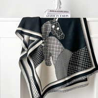 2025 nouveau automne coréen chaud écharpe moelleux femmes écharpe à la mode lumière luxe banlieue Animal motif automne/hiver Polyester