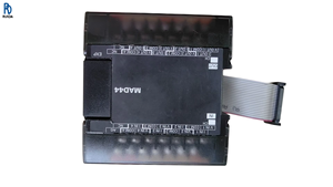Módulo de Entrada y Salida Analógica CP1W-MAD44, Módulo de Expansión PLC, 4 Canales, Módulo de Control Industrial, Controlador Lógico Programable - Product Image 1