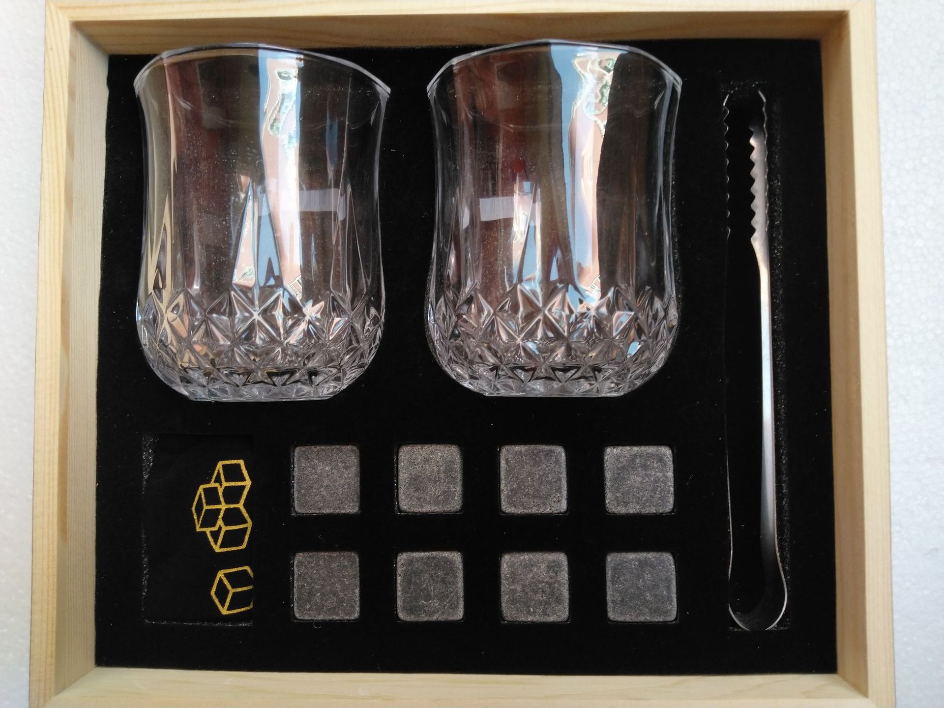 Support customization wooden box package Whiskey Set with 2 Glasses, ss304 ice Stones