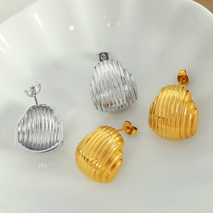 ต่างหูทรงเรขาคณิต ชุบทอง เงิน ไทเทเนียมสตีล ลายเส้นไม่สม่ำเสมอ แฟชั่นสำหรับทุกเพศ - Product Image 3