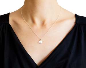 <span class=keywords><strong>Collana</strong></span> <span class=keywords><strong>Saturno</strong></span> in Acciaio Inossidabile, Gioielli Delicati del Produttore, <span class=keywords><strong>Collana</strong></span> Planetaria in Vendita per Donne e Ragazze - Product Image 3