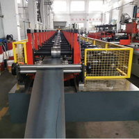 Machine de profilage à froid pour poutres en P, poutres à marches et poutres de type Fly Saw pour rayonnages industriels et étagères de stockage de palettes