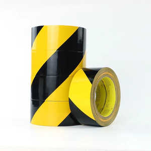 Cinta de Advertencia Antideslizante de PVC Amarillo y Negro, Impermeable, de una Sola Cara, Adhesiva, con Impresión para Escaleras - Product Image 3