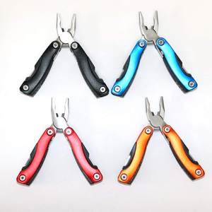 Pince <span class=keywords><strong>multifonction</strong></span> en acier inoxydable 12-en-1, <span class=keywords><strong>outil</strong></span> de poche pliable avec couteau, scie, tournevis pour la survie en plein air et les réparations à domicile - Product Image 1