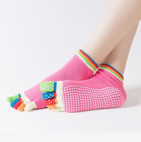 Chaussettes multicolores arc-en-ciel pour femmes, 5 doigts, antidérapantes, mignonnes
