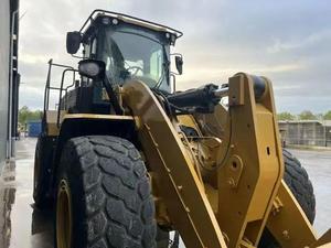 Chargeuse sur pneus Caterpillar 950M 2021 d'occasion, état quasi neuf (90%), idéale pour les travaux de manutention de matériaux dans les zones minières et portuaires. - Product Image 5