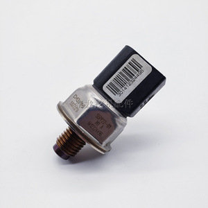 Capteur de pression de carburant Common Rail Delphi 55PP22-01 pour excavatrices - Product Image 1