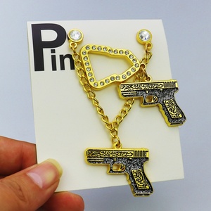 Al por mayor: Accesorios de joyería y prendedores de metal plateado con incrustaciones de turquesa, incluyendo parches de anime, tapas de botella, dijes de fútbol y cadenas para gorras de camionero - Product Image 2