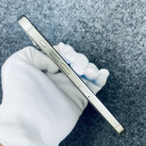 iPhone 15 Pro มือสอง ความจุ 256GB แรม 8GB แบตเตอรี่ 3274mAh หน้าจอ 6.1 นิ้ว สภาพเหมือนใหม่ - Product Image 3