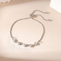 Bracelet ajustable YF8293 Ins Wind Light Luxury Niche Personality Zircon plaqué or 18 carats en acier inoxydable étanche
