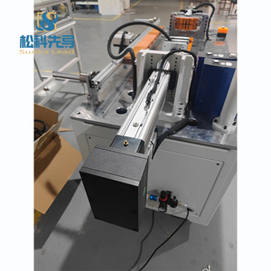 Máquina de apilamiento y prensado de módulos de baterías para línea de ensamblaje de baterías de vehículos guiados por ordenador - Product Image 5