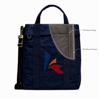 Sac fourre-tout classique robuste de grande capacité 20L, base renforcée en nylon 100% recyclé, boucle robuste, double couche