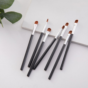 Pinceau de maquillage unique en fibres synthétiques, manche en plastique, pinceau pour fard à paupières pour débutants, outil de beauté portable - Product Image 1