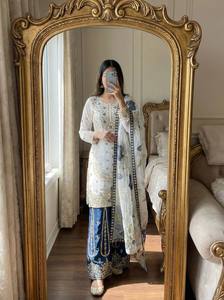 Conjunto de Salwar Kameez Elástico con Bordado Floral Azul y Dupatta, Traje Tradicional Indio para Bodas, Graduaciones, Diwali y Fiestas - Product Image 3