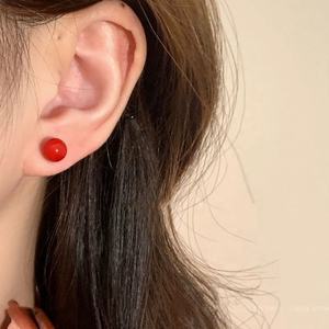 Boucles d'oreilles tendance pour femmes en forme de cœur rouge en zircon, clous d'oreille avant et arrière avec design personnalisé, bijoux en perles doux et mignons - Product Image 6