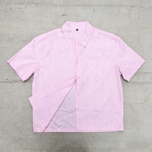 เสื้อเชิ้ตลายทางลำลองสำหรับผู้ชาย ดีไซน์ใหม่ ผ้าฝ้าย 100% พร้อมผ้าฝ้ายระบายอากาศเป็นมิตรกับสิ่งแวดล้อม ปกเสื้อแบบพับได้ - Product Image 1