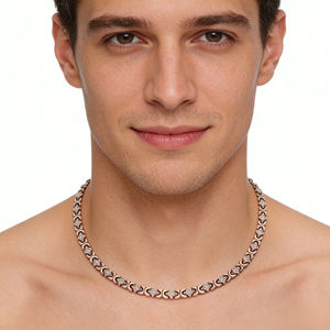 قلادة عصرية مطلية بالنحاس العتيق مع زركون على شكل ورقة البرسيم، سلسلة للجنسين مناسبة للذكرى السنوية - Product Image 3